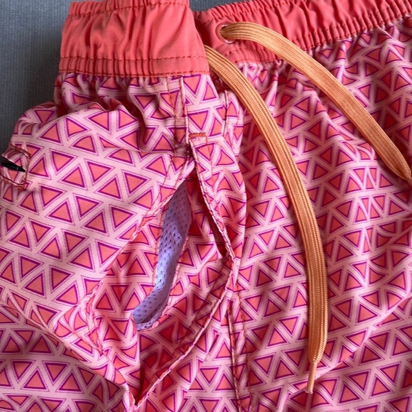 Quiet Storm since 1983 Men’s geometric print Coral Bathing suit trunks XXL XL - Picture 11 of 11